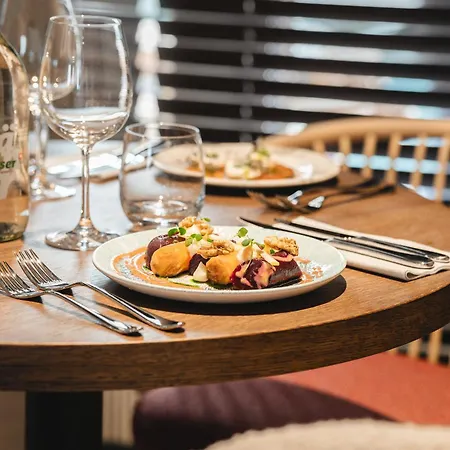 Braunbär Hotel&spa - Former Alpine Sunstar 4* Wengen